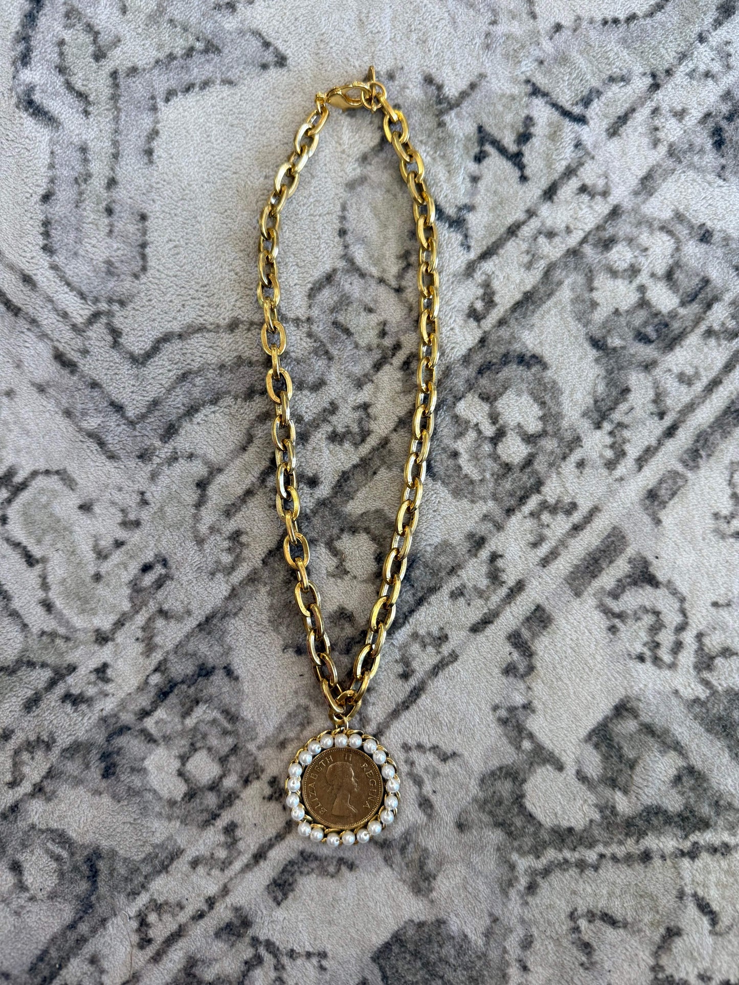 Elizabeth ll Regina Vintage Pearl Coin Necklace
