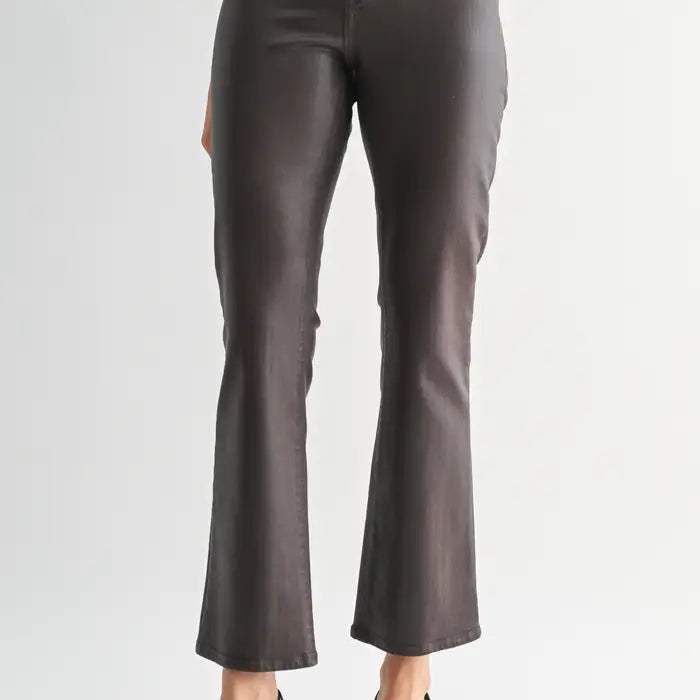 Stand Out Slim Cropped Bootcut Jean