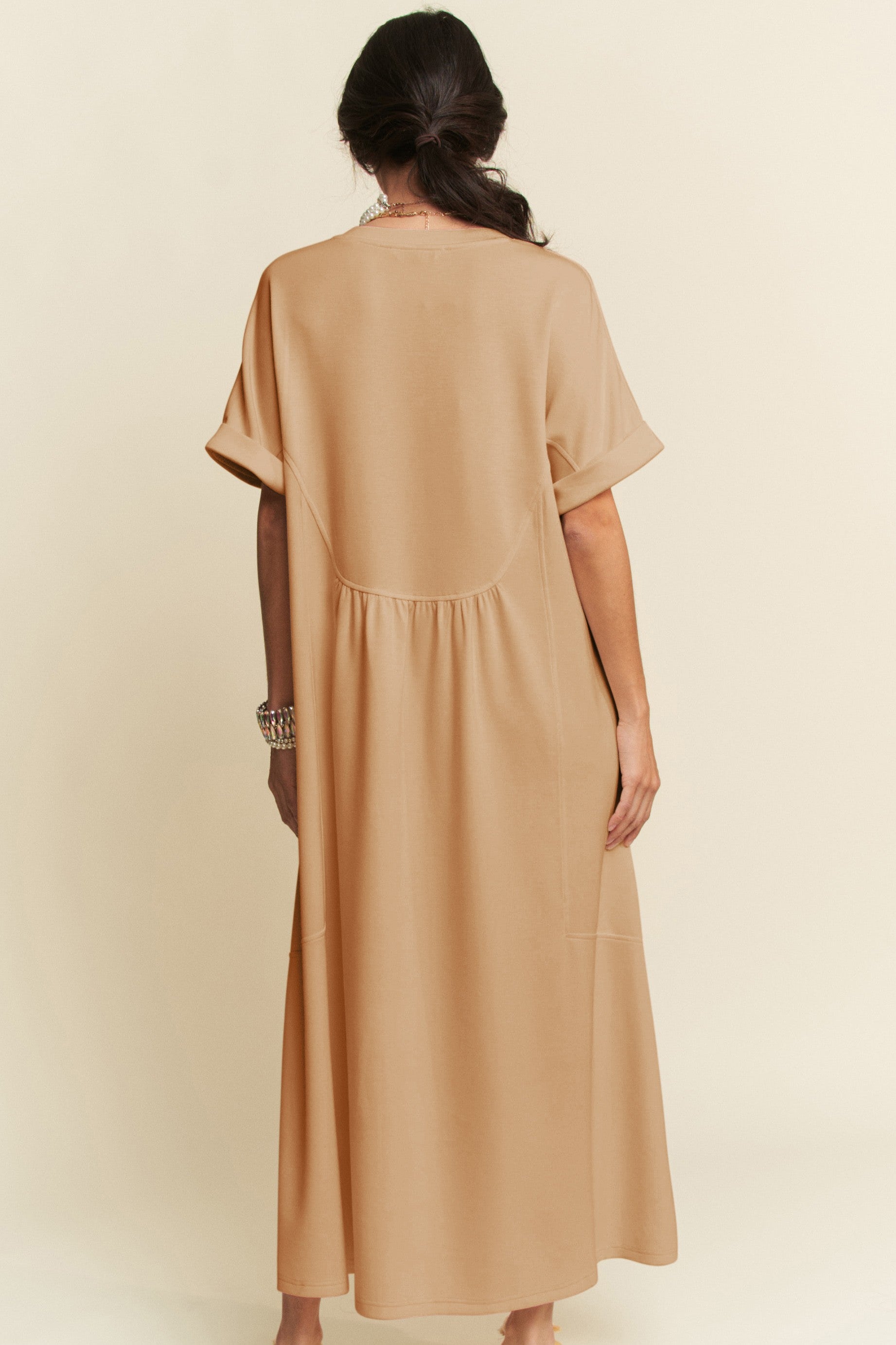 PLUS SIZE | Samira Scuba Short Sleeve Midi Dress