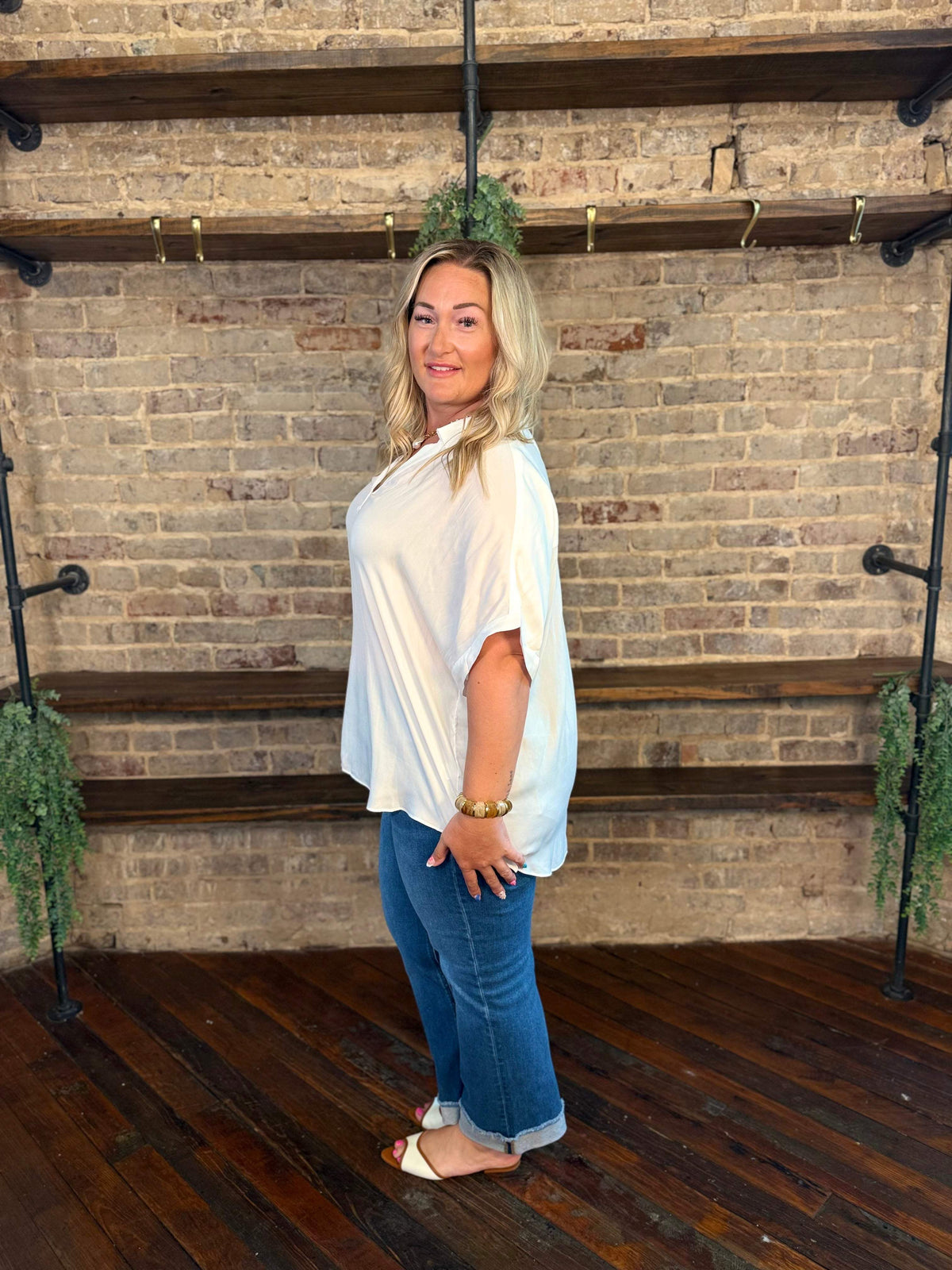 PLUS SIZE | Airflow V-Neck Top