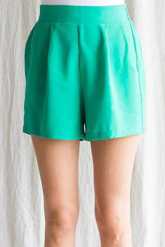 PLUS SIZE | Lumen Solid Front Tuck Shorts
