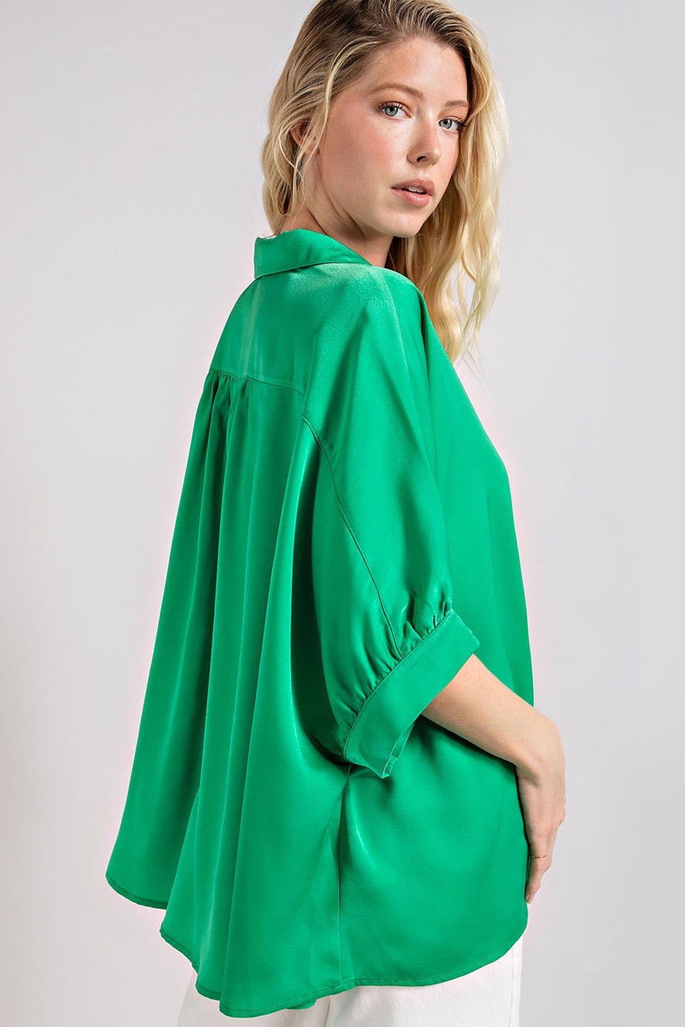 PLUS SIZE | Crystal Button Down Top
