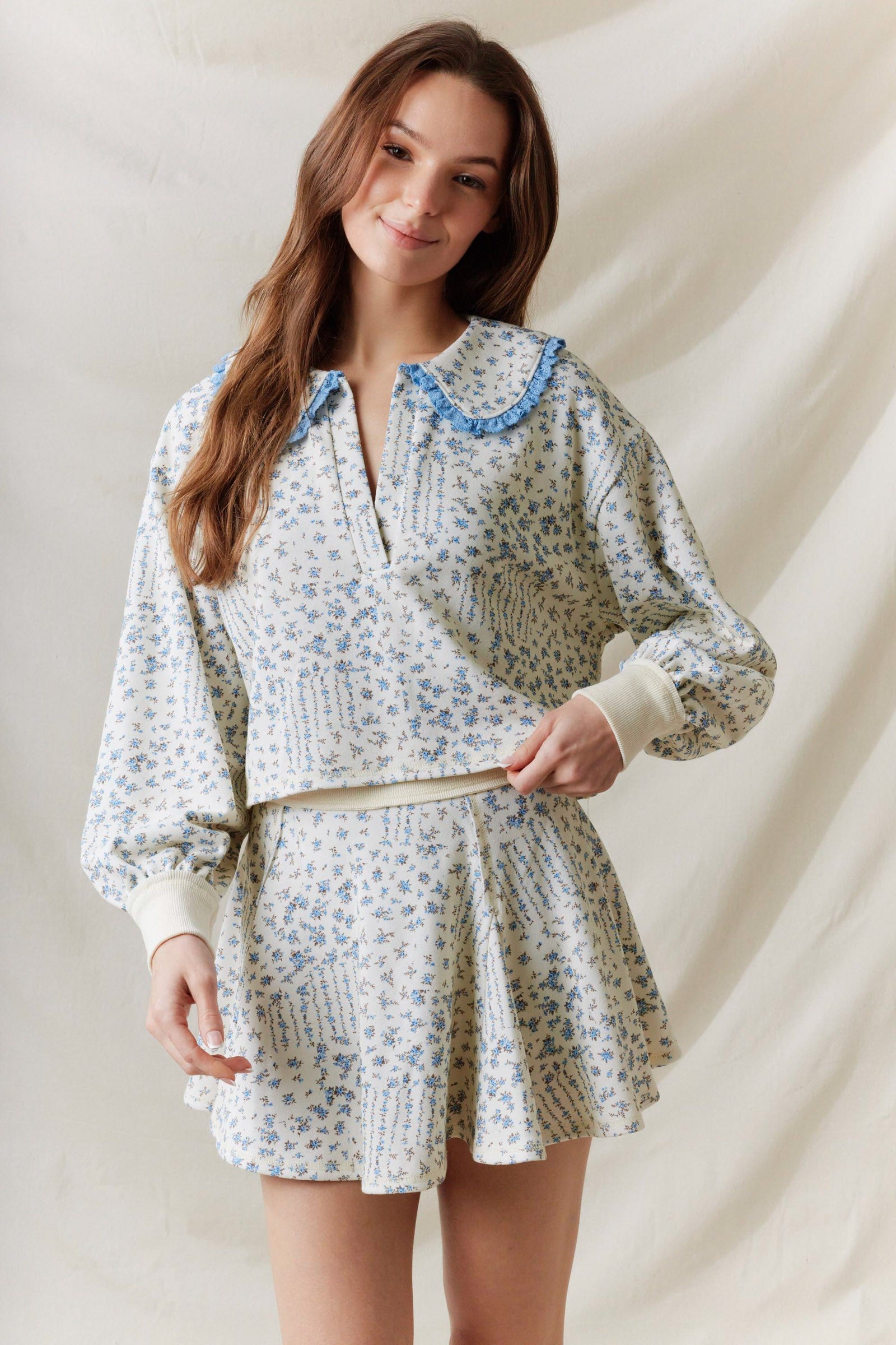Ivy Floral Ruffle Collared Sweatshirt