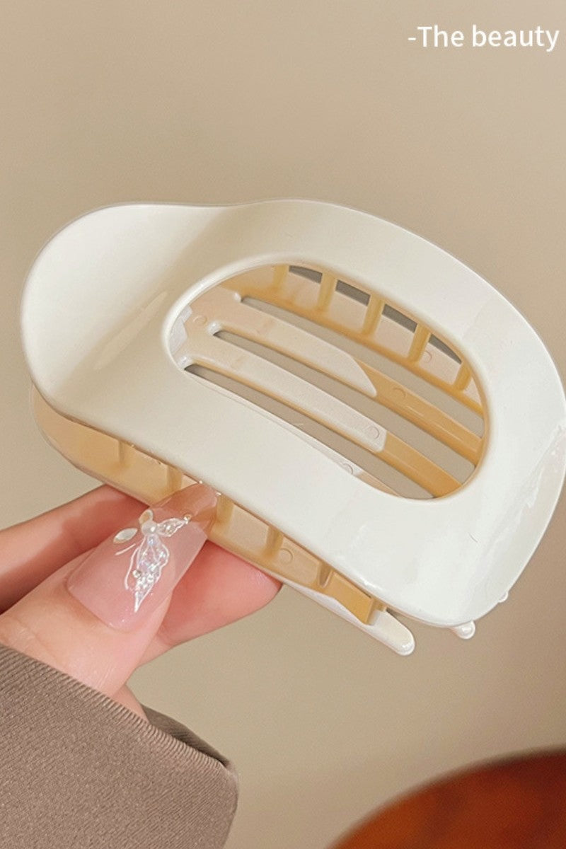 The Perfect Flat Oval Hair Clip