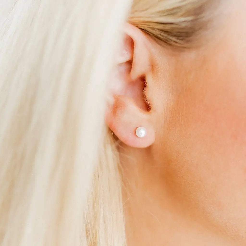 Payton Pearl White Screwback Stud Earrings