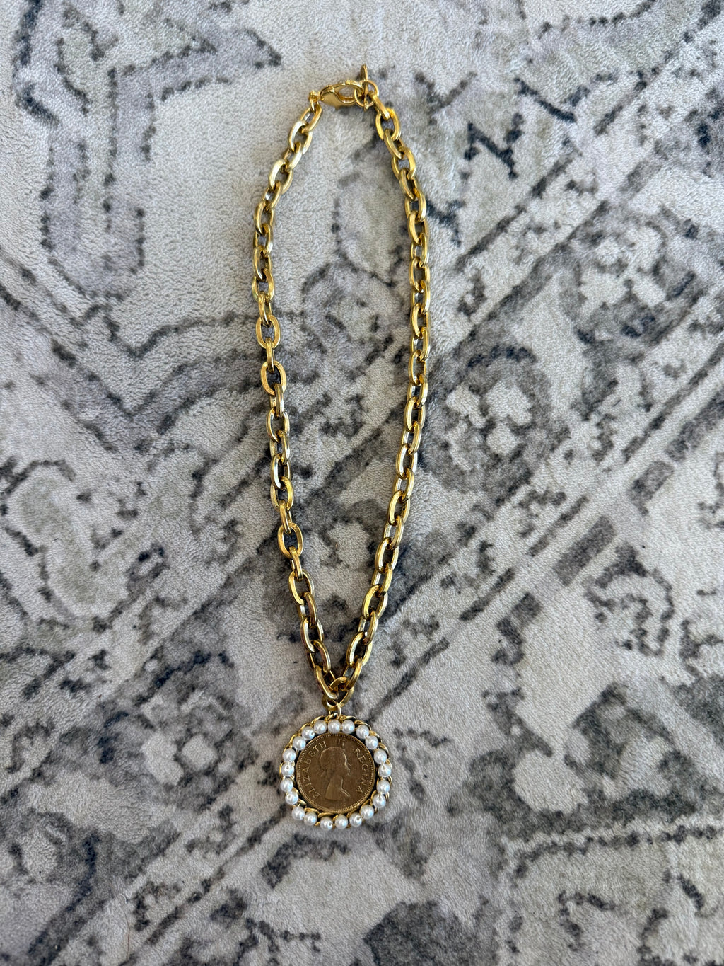 Elizabeth ll Regina Vintage Pearl Coin Necklace