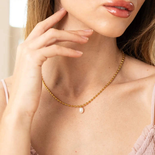 Gold Scalloped Pearl Chain Pendant Necklace