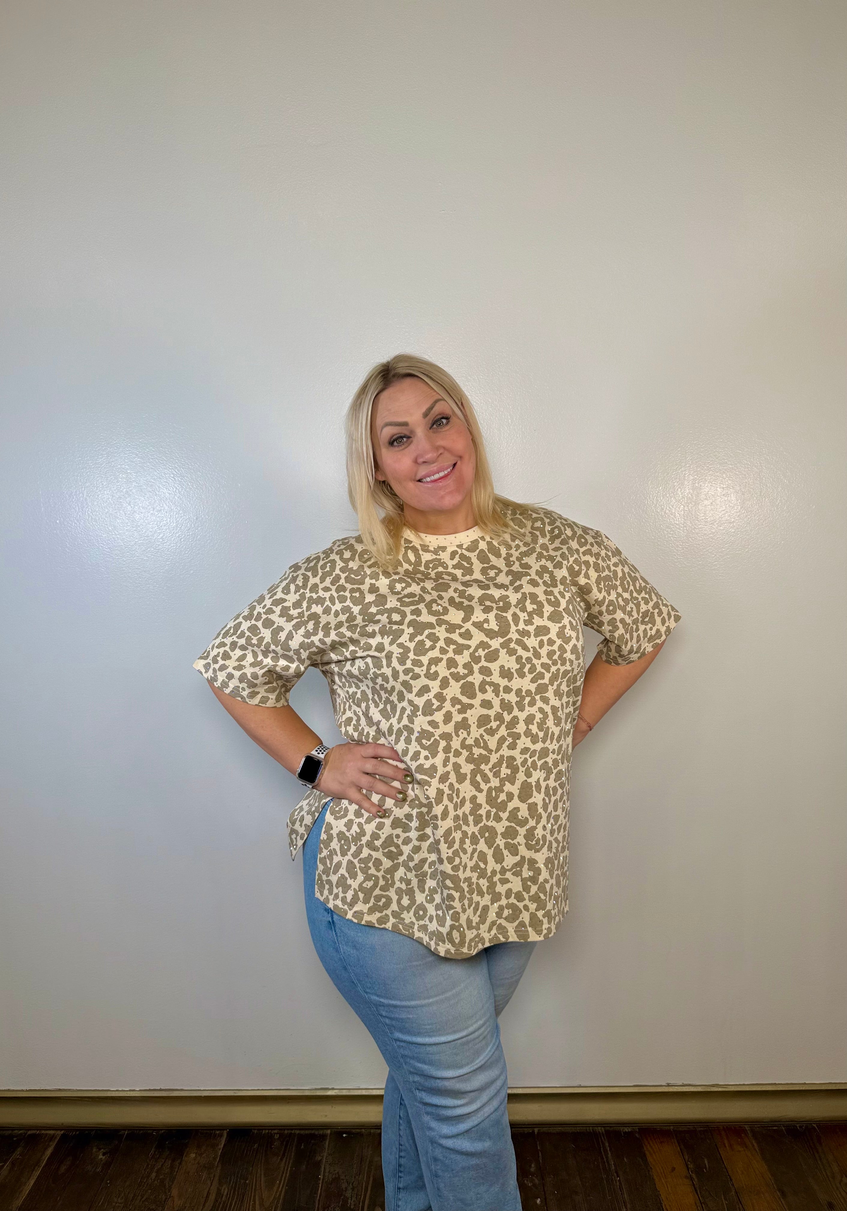 PLUS SIZE | Leopard Rhinestone Short Sleeve Tee