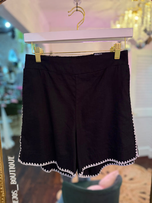 Nicolette Bermuda with Embroidery Border | Kut from the Kloth