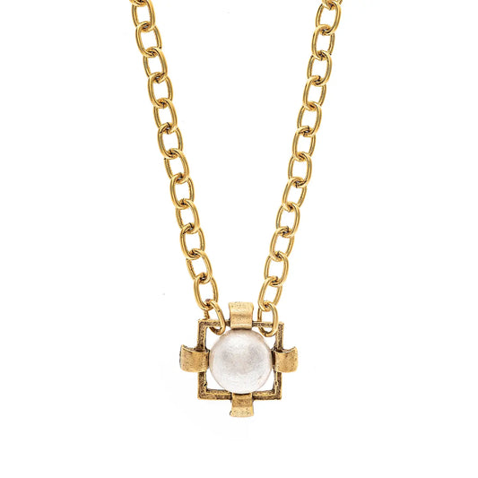 Brooklyn Luminous Pearl Station Necklace