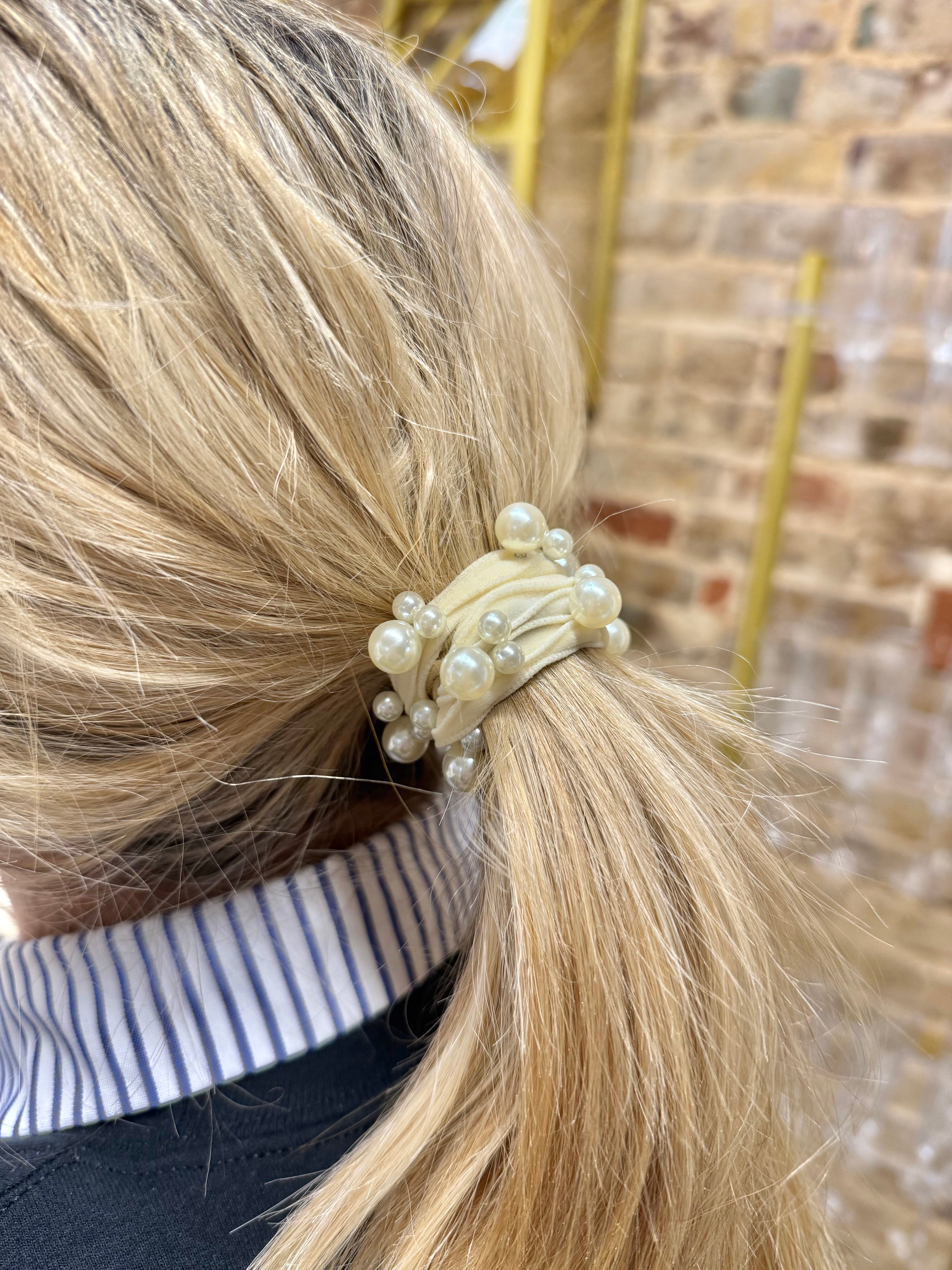 Seamless Pearl Hair Ties | Set of 2