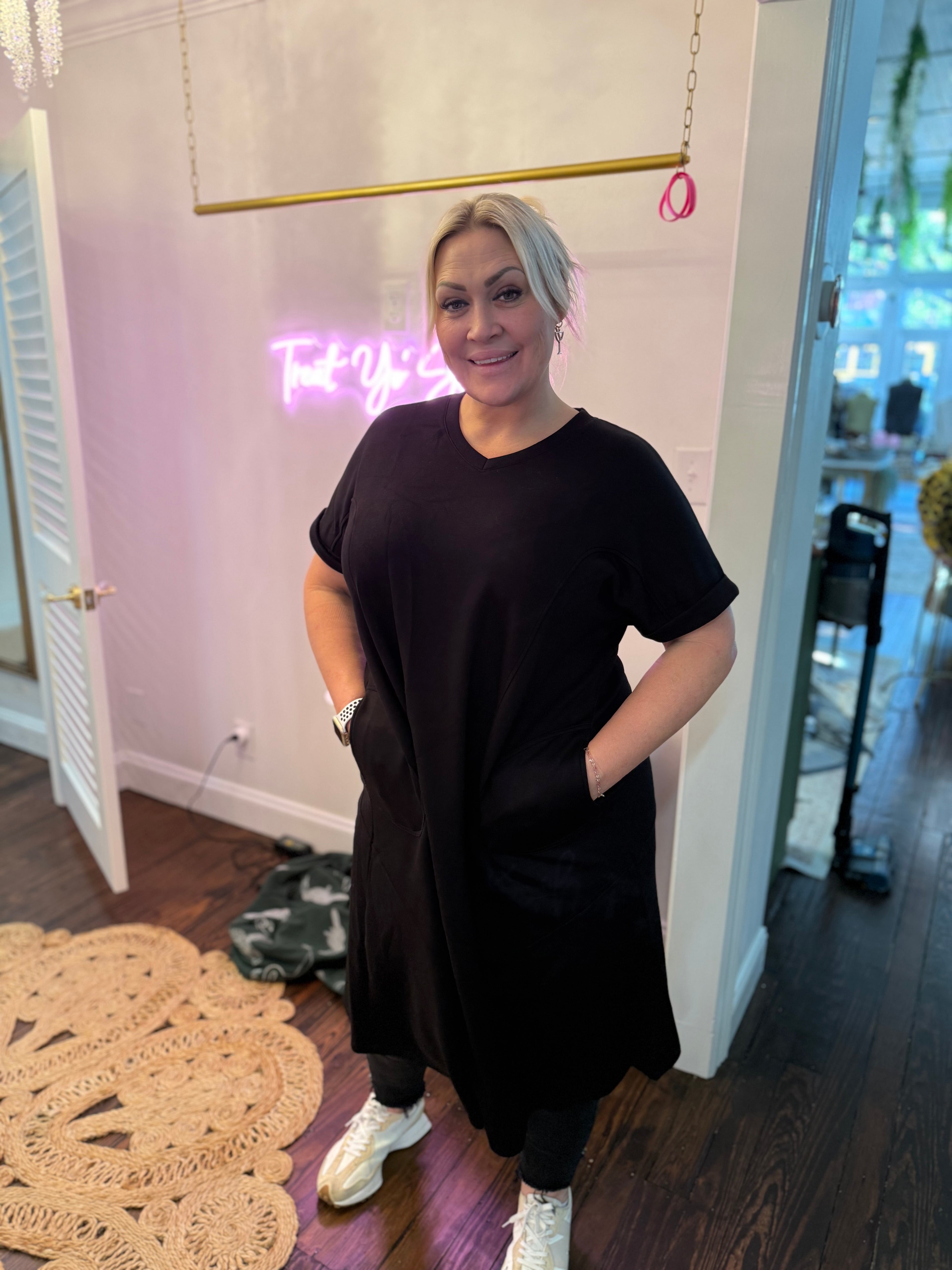 PLUS SIZE | Samira Scuba Short Sleeve Midi Dress