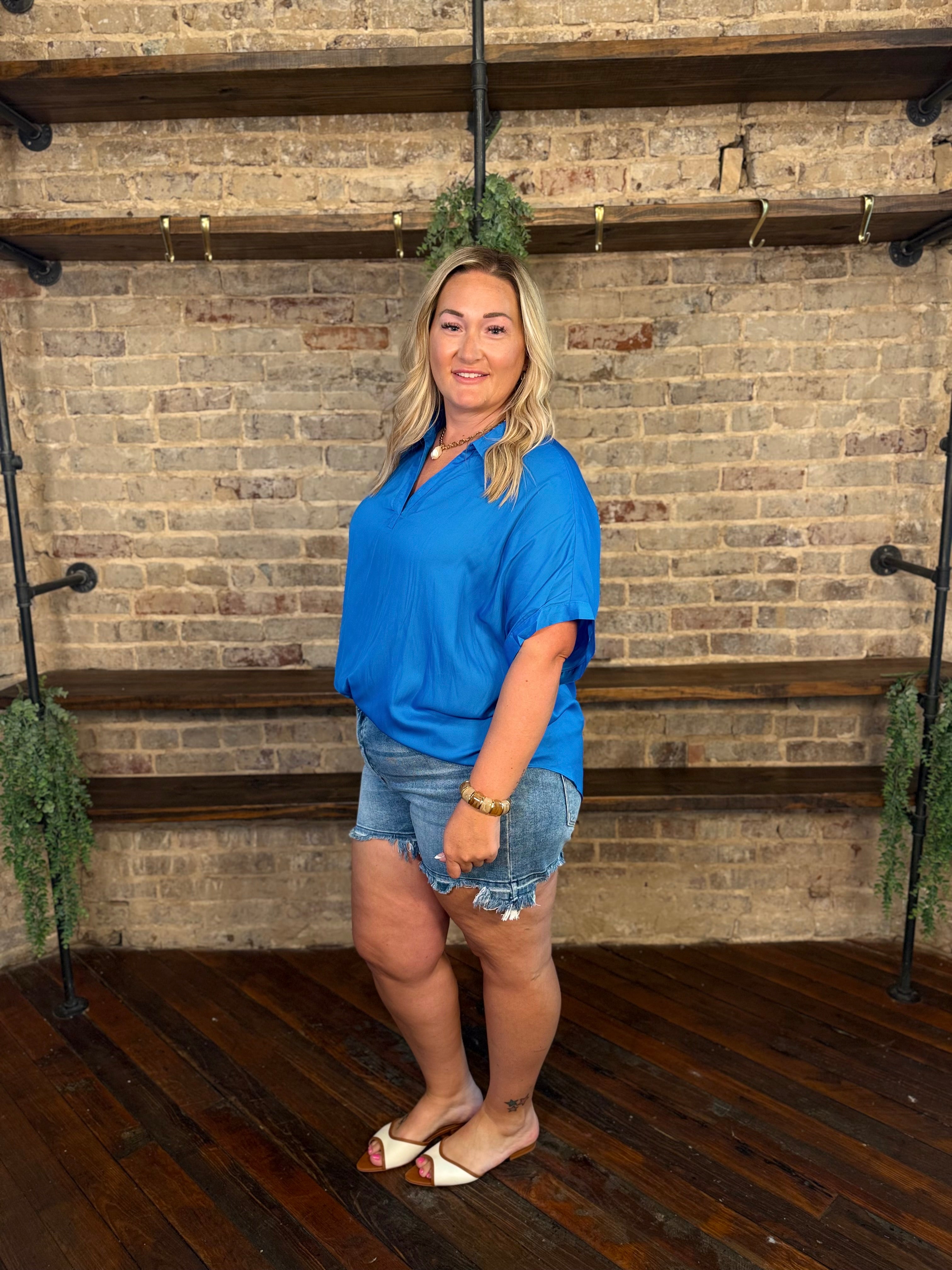 PLUS SIZE | Airflow V-Neck Top