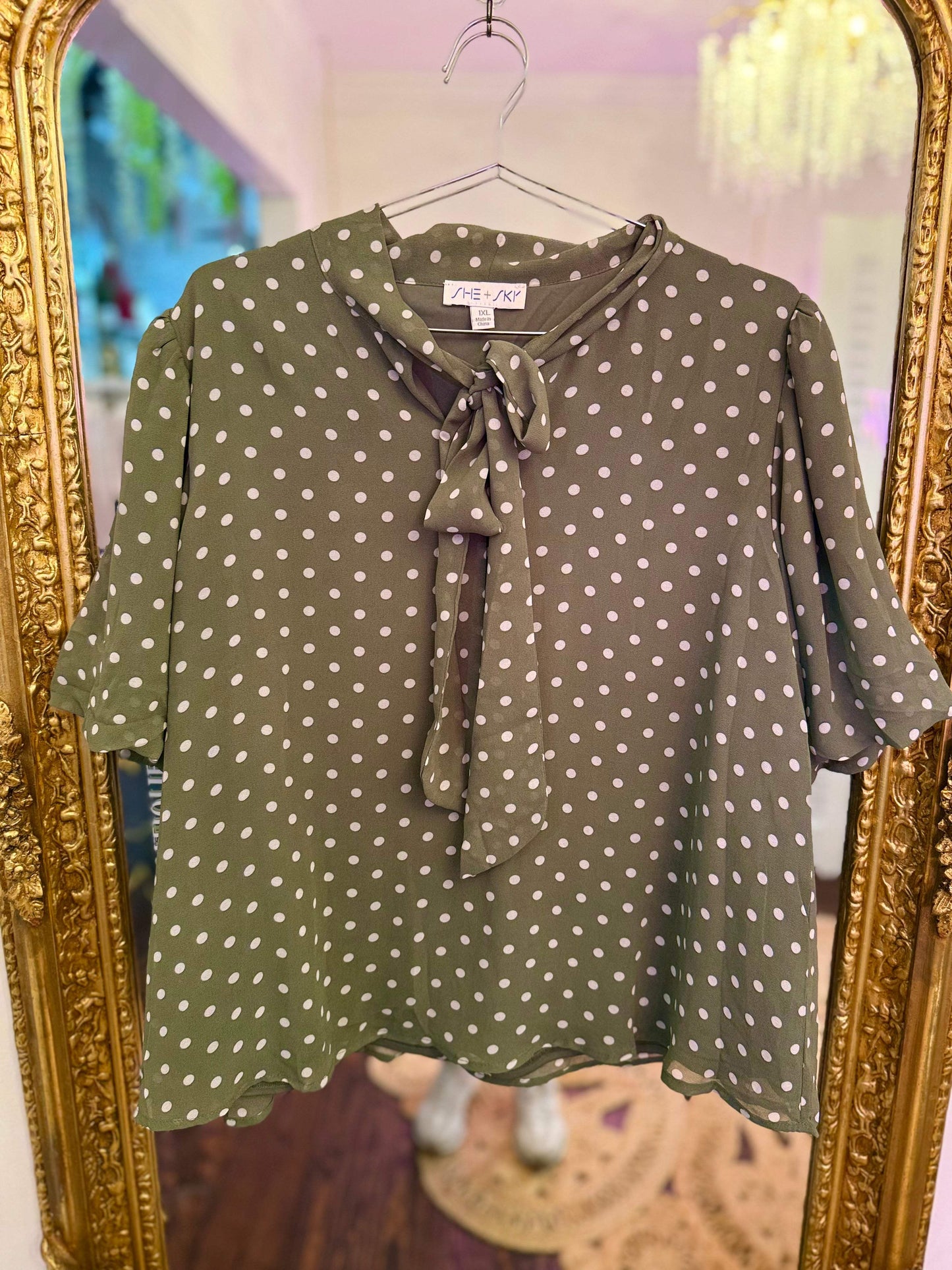 PLUS SIZE | Tynlee Polka Dot Bow Top