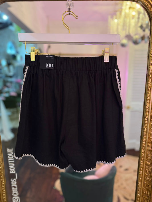 Nicolette Bermuda with Embroidery Border | Kut from the Kloth