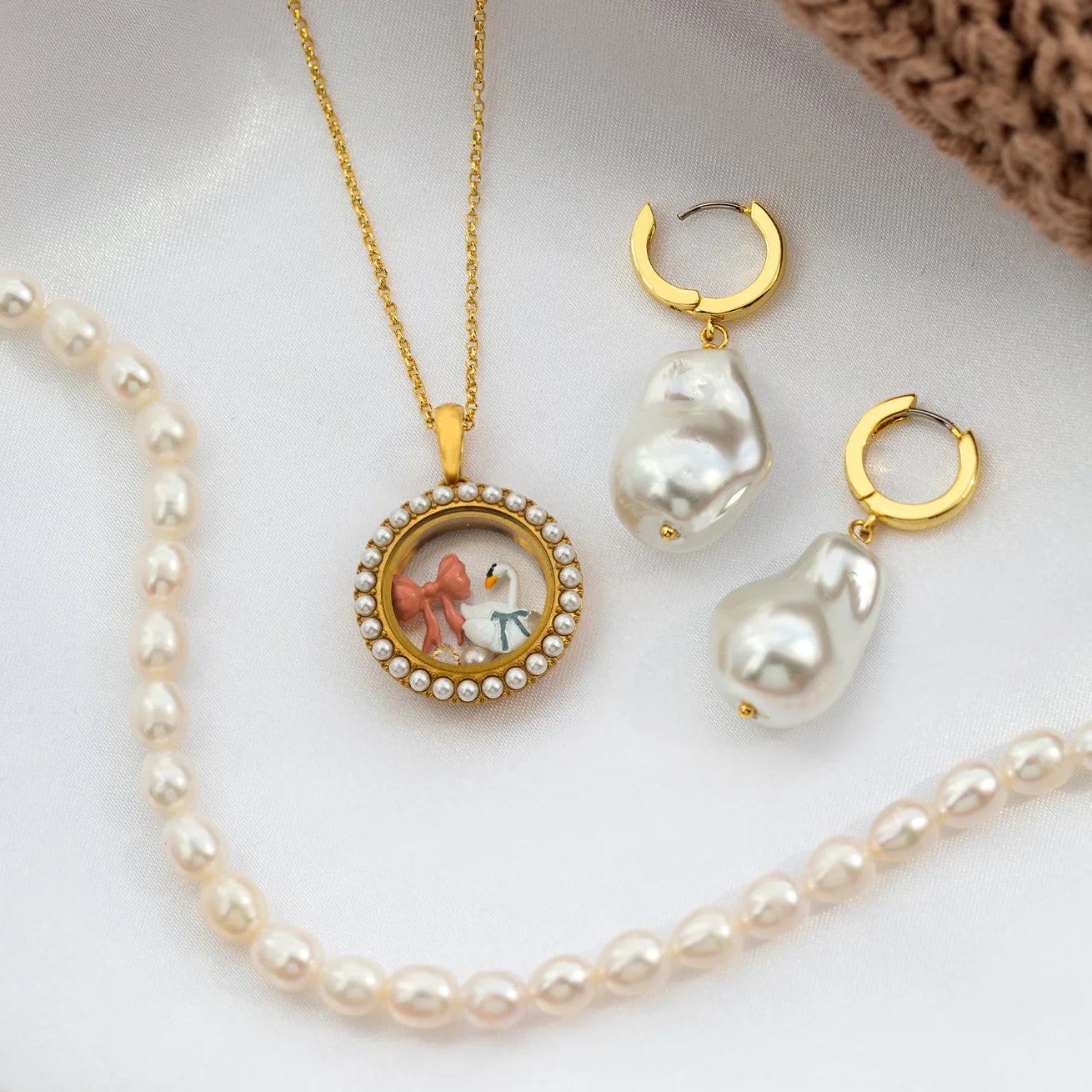 Pearl Crystal Living Lock