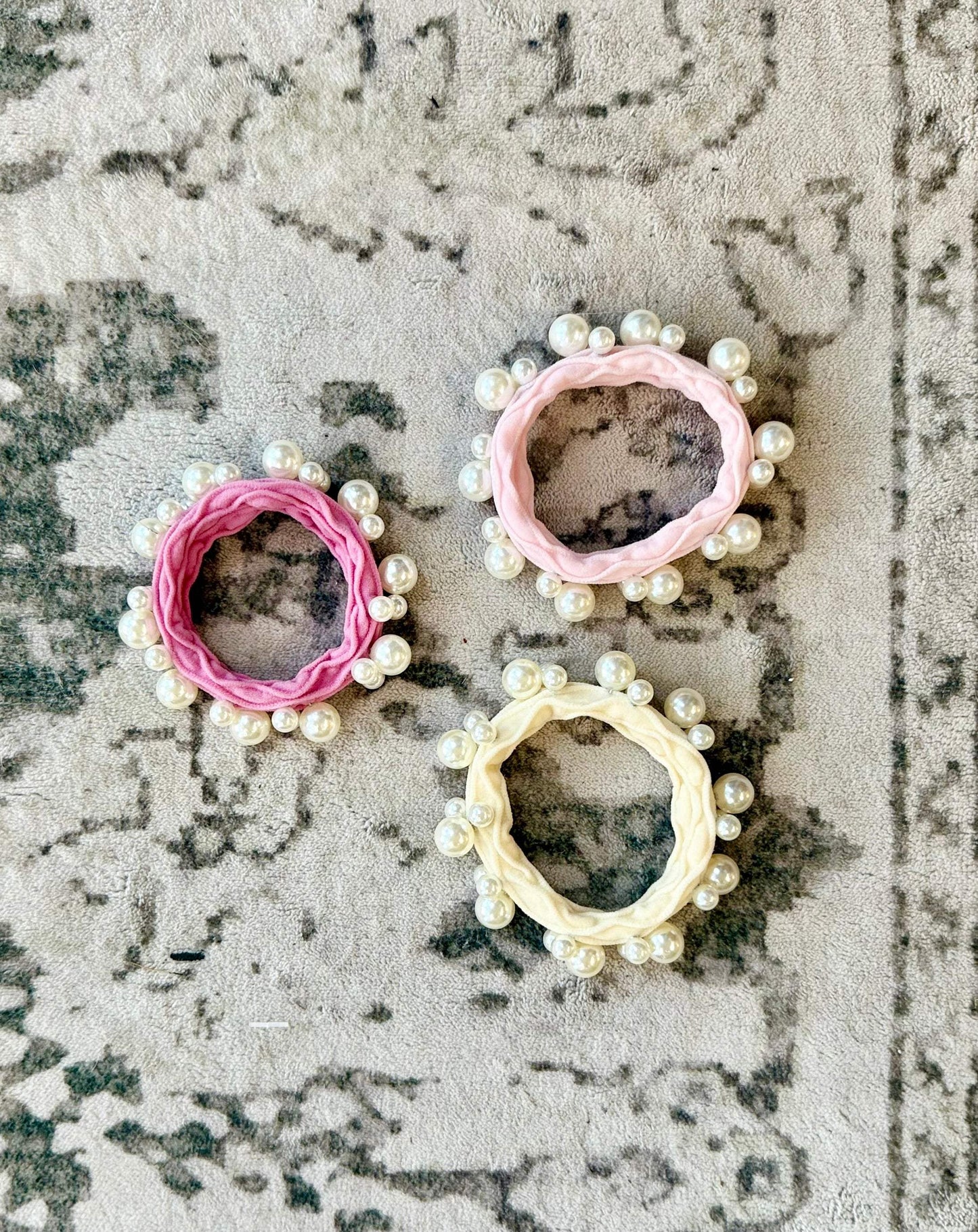 Seamless Pearl Hair Ties | Set of 2