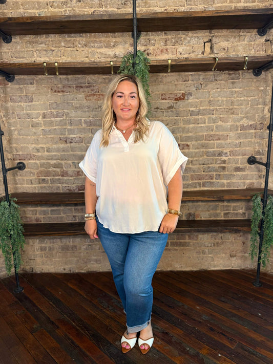 PLUS SIZE | Airflow V-Neck Top