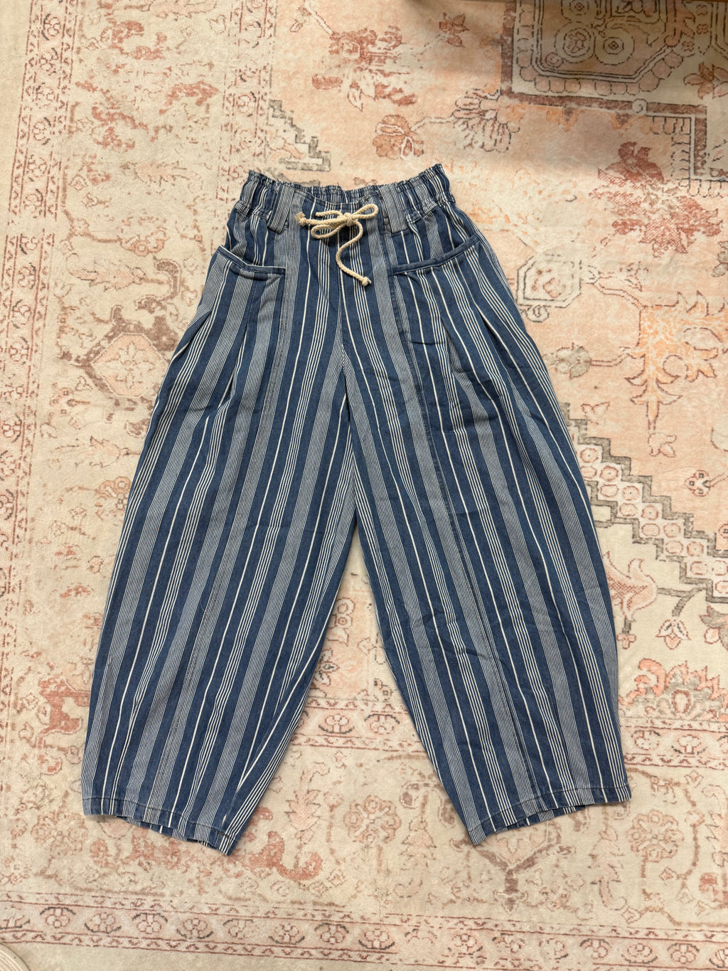 Striped Barrel Drawstring Jeans