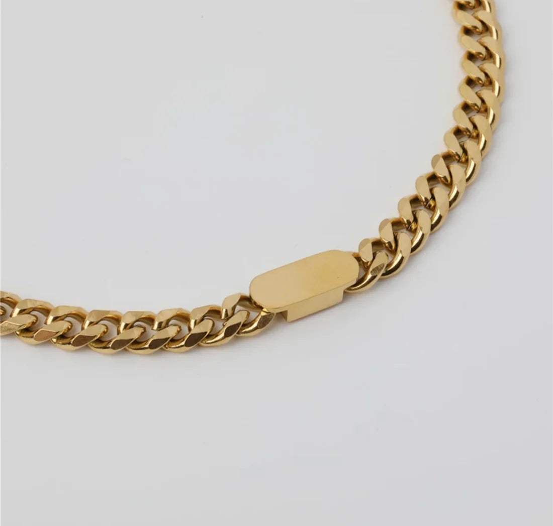 Gold Pendant Necklace | Water Resistant - Chansutt Pearls