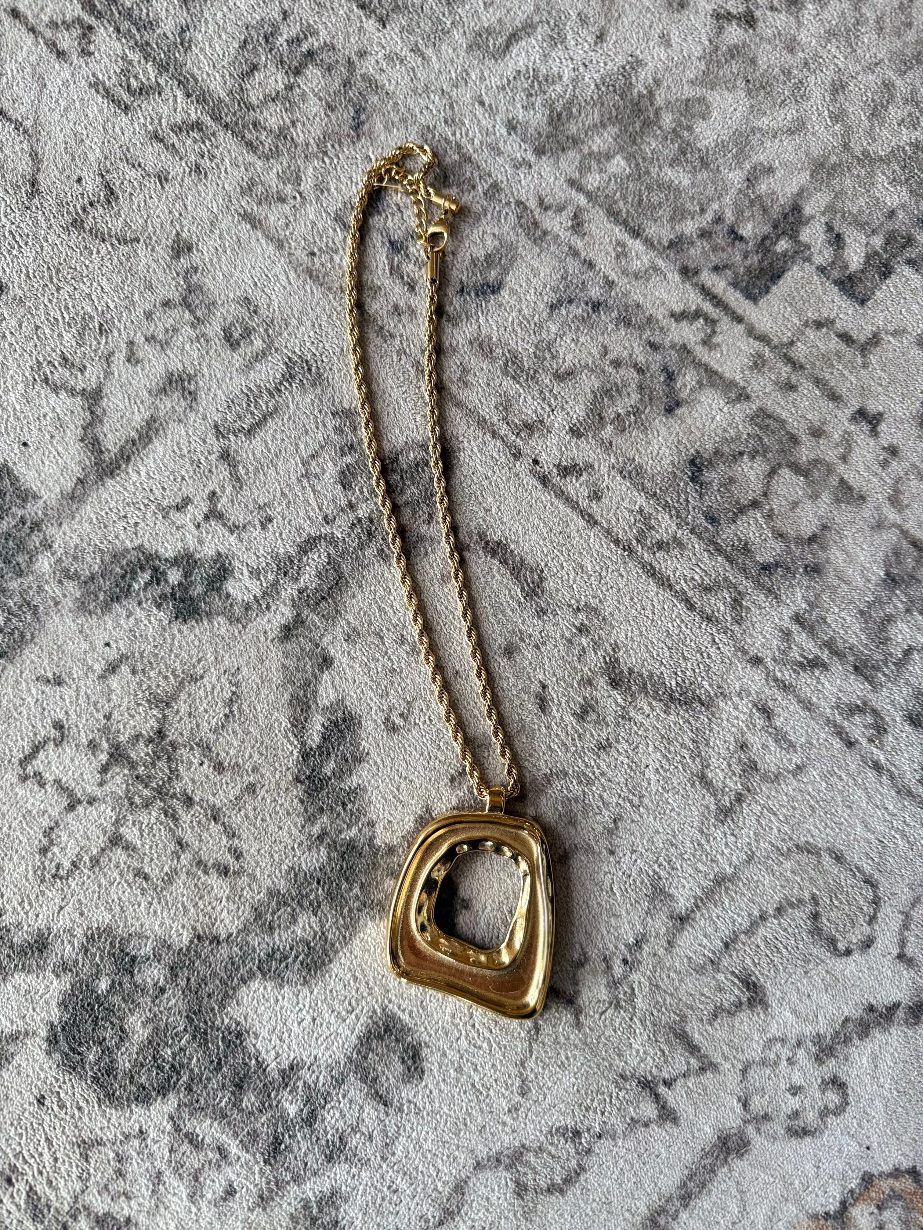 Chunky O Statement Necklace | Waterproof