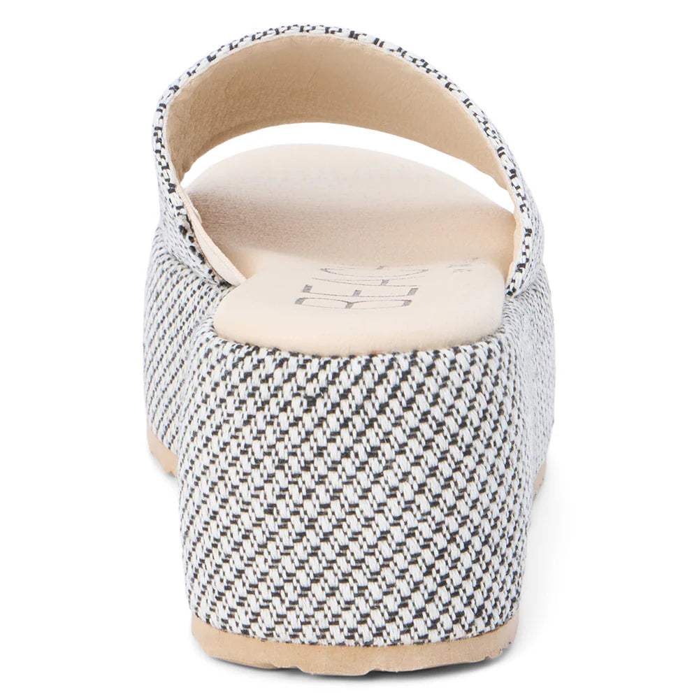 Pismo Platform Sandal | Beach by Matisse