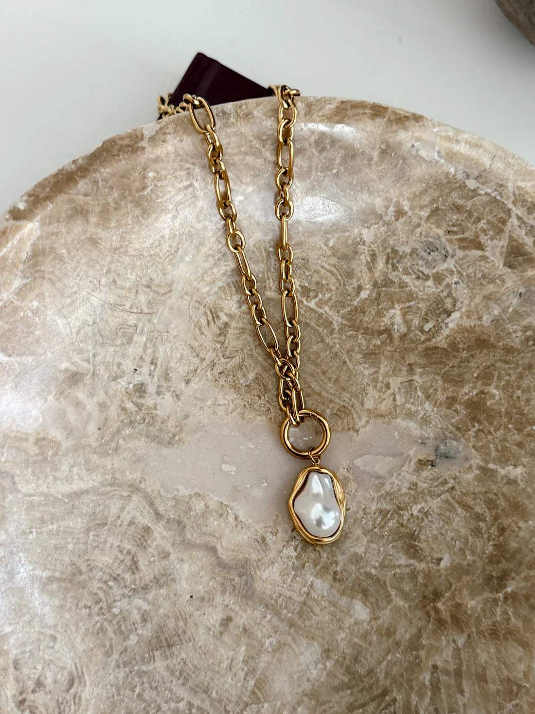 The Cassidy Pearl Necklace | Water Resistant - Chansutt Pearls