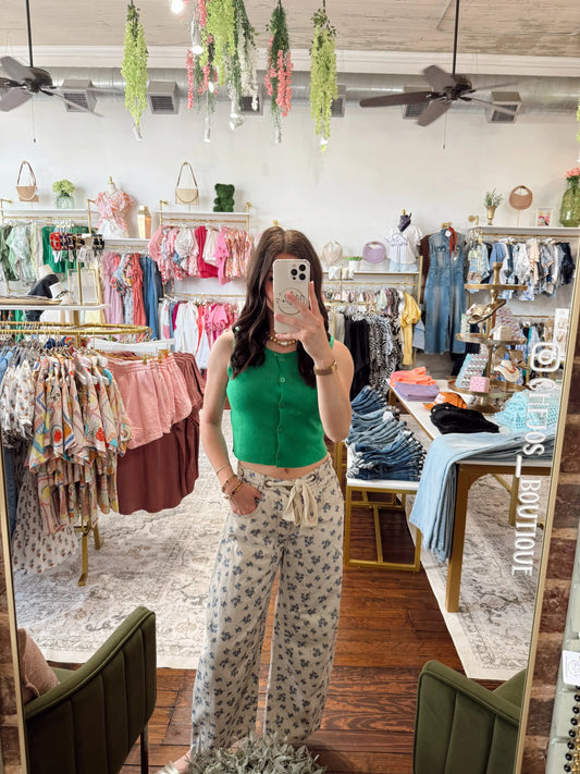 Birdie Sleeveless Button Up Top