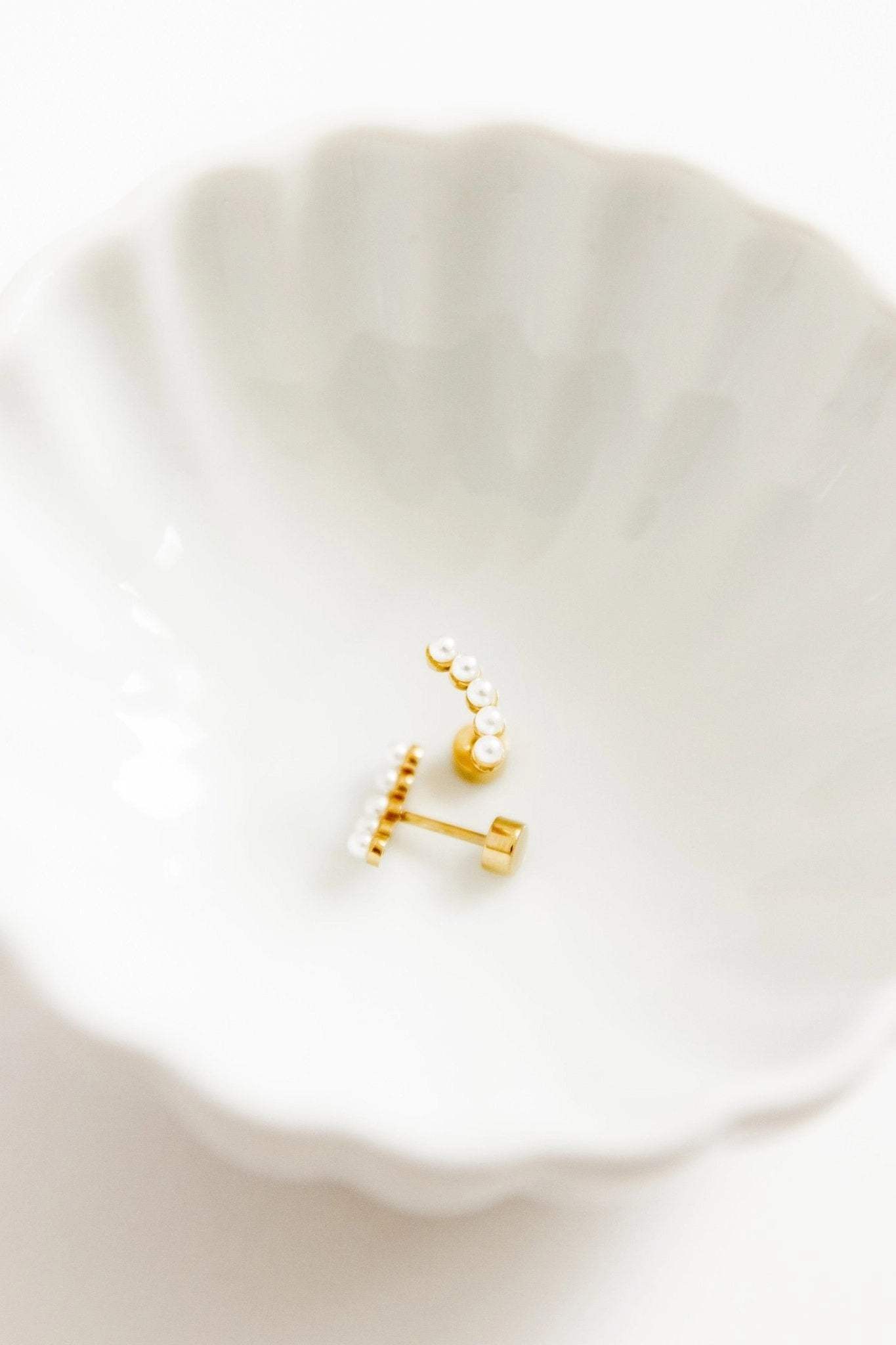 Abigail Pearl Screwback Stud Earrings